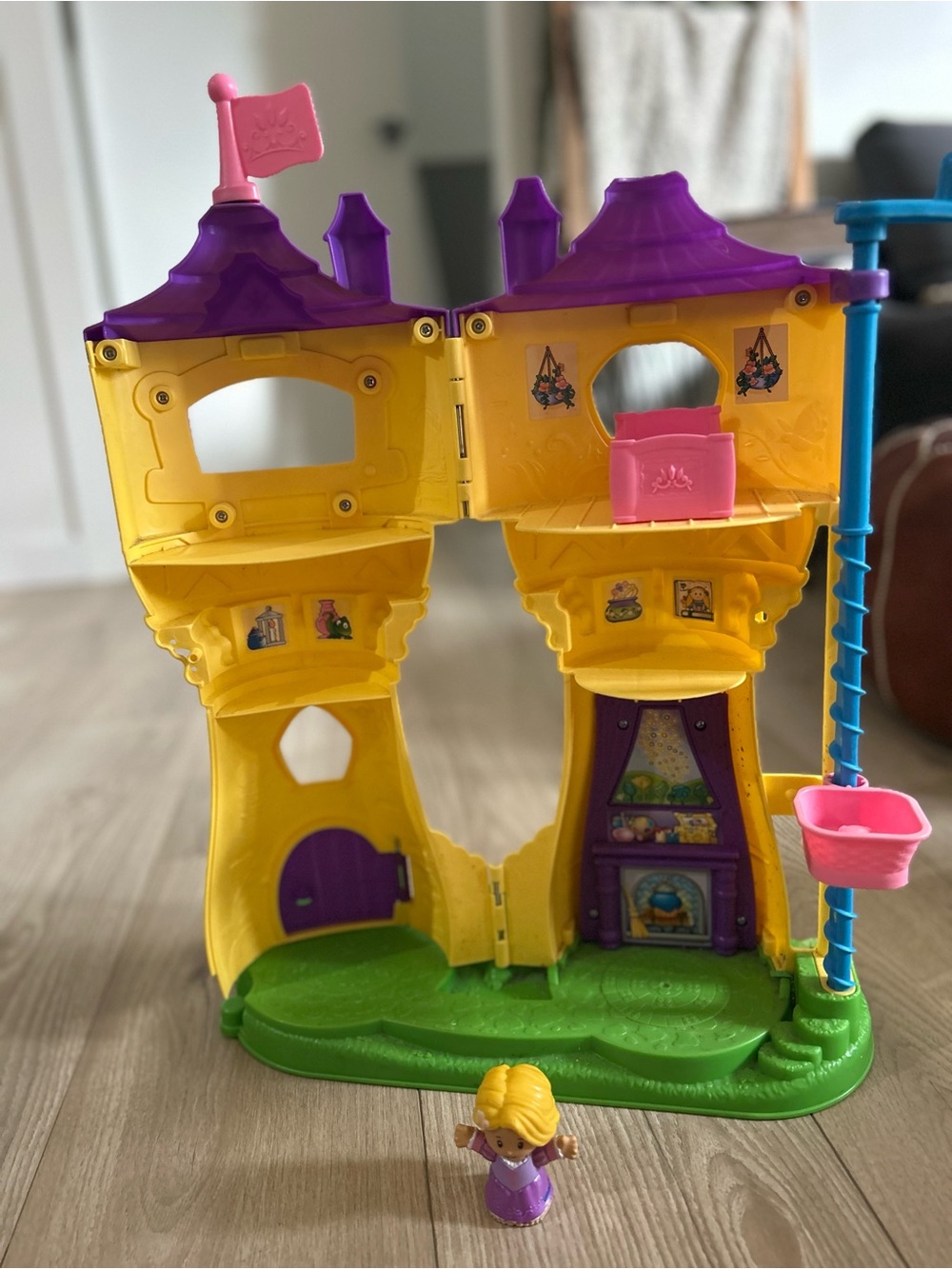 Fisher-Price Little People Rapunzel Tower, Rapunzel and Bed